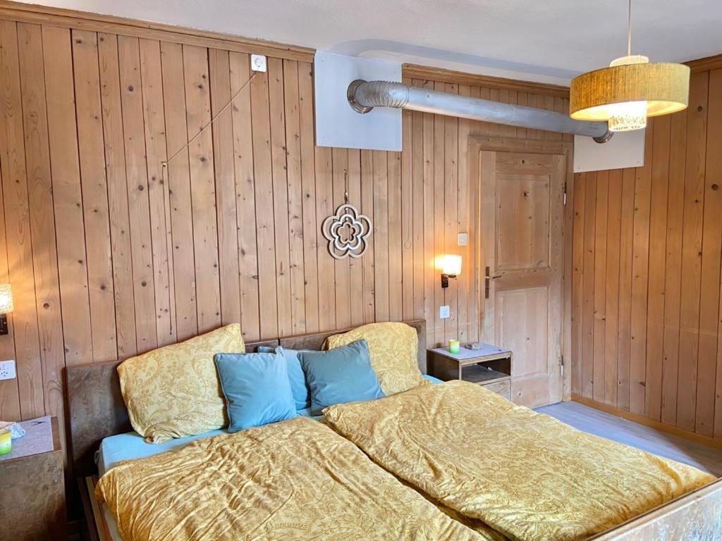 Chasa Sassalbo Bed & Breakfast Poschiavo Luaran gambar
