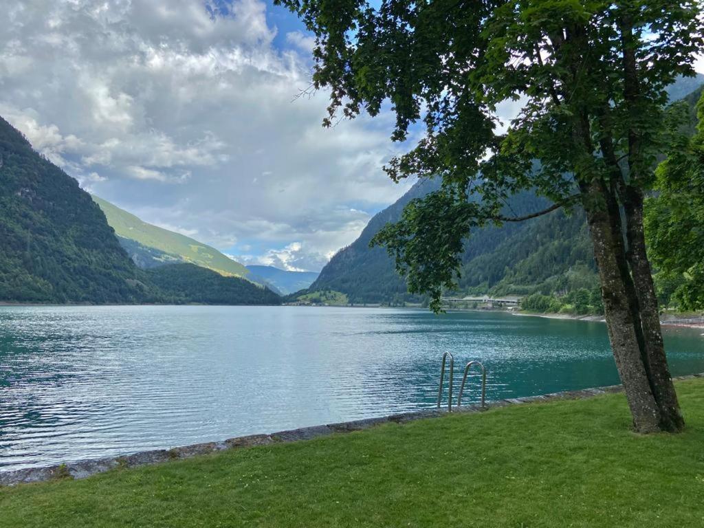 Chasa Sassalbo Bed & Breakfast Poschiavo Luaran gambar