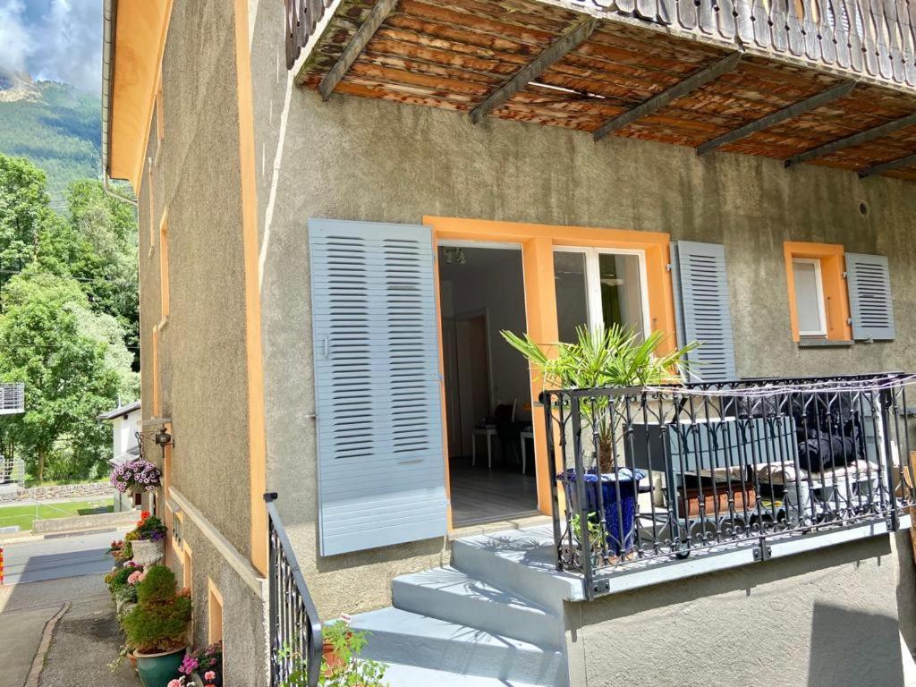 Chasa Sassalbo Bed & Breakfast Poschiavo Luaran gambar
